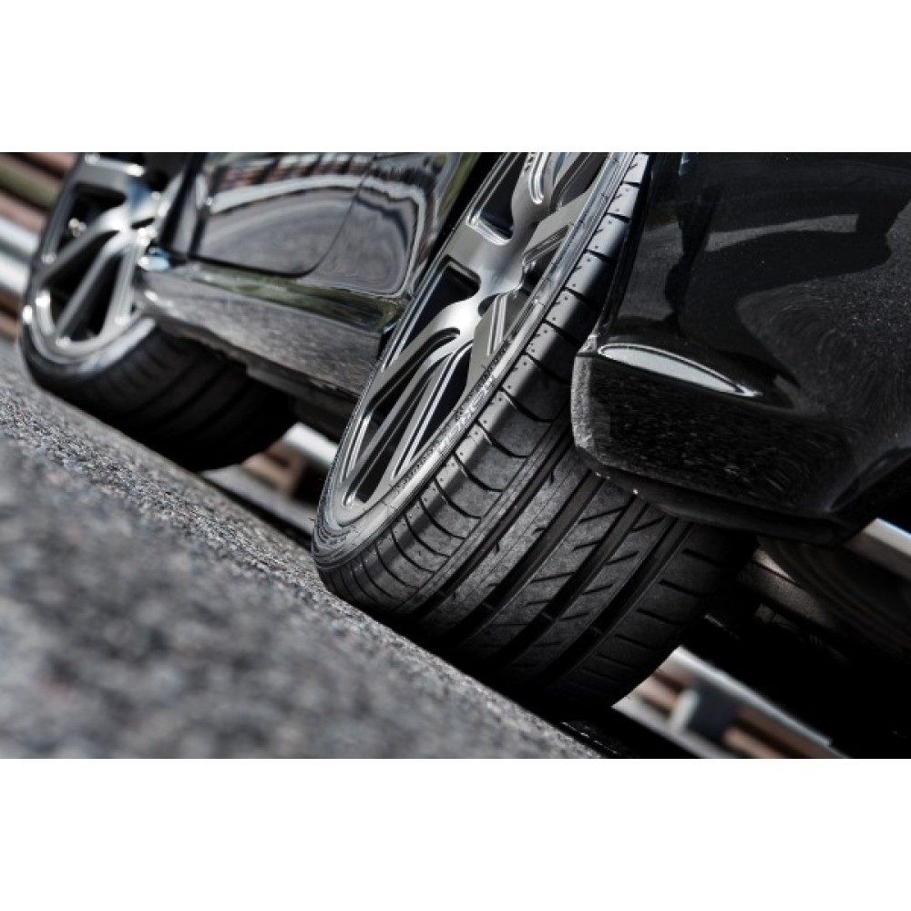 Nokian Hakka Black 255/35 ZR18 94Y XL