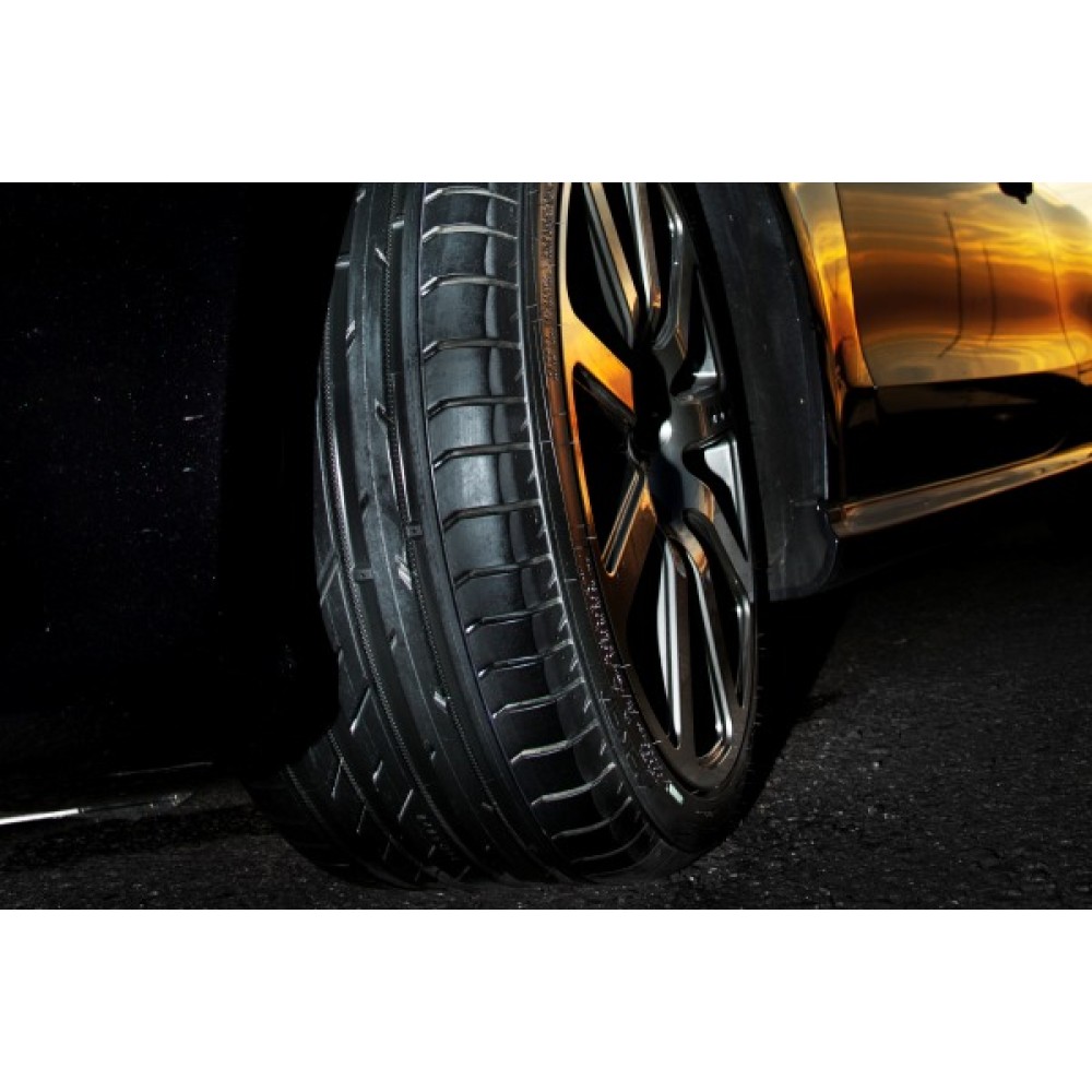 Nokian Hakka Black 245/40 ZR19 98Y XL