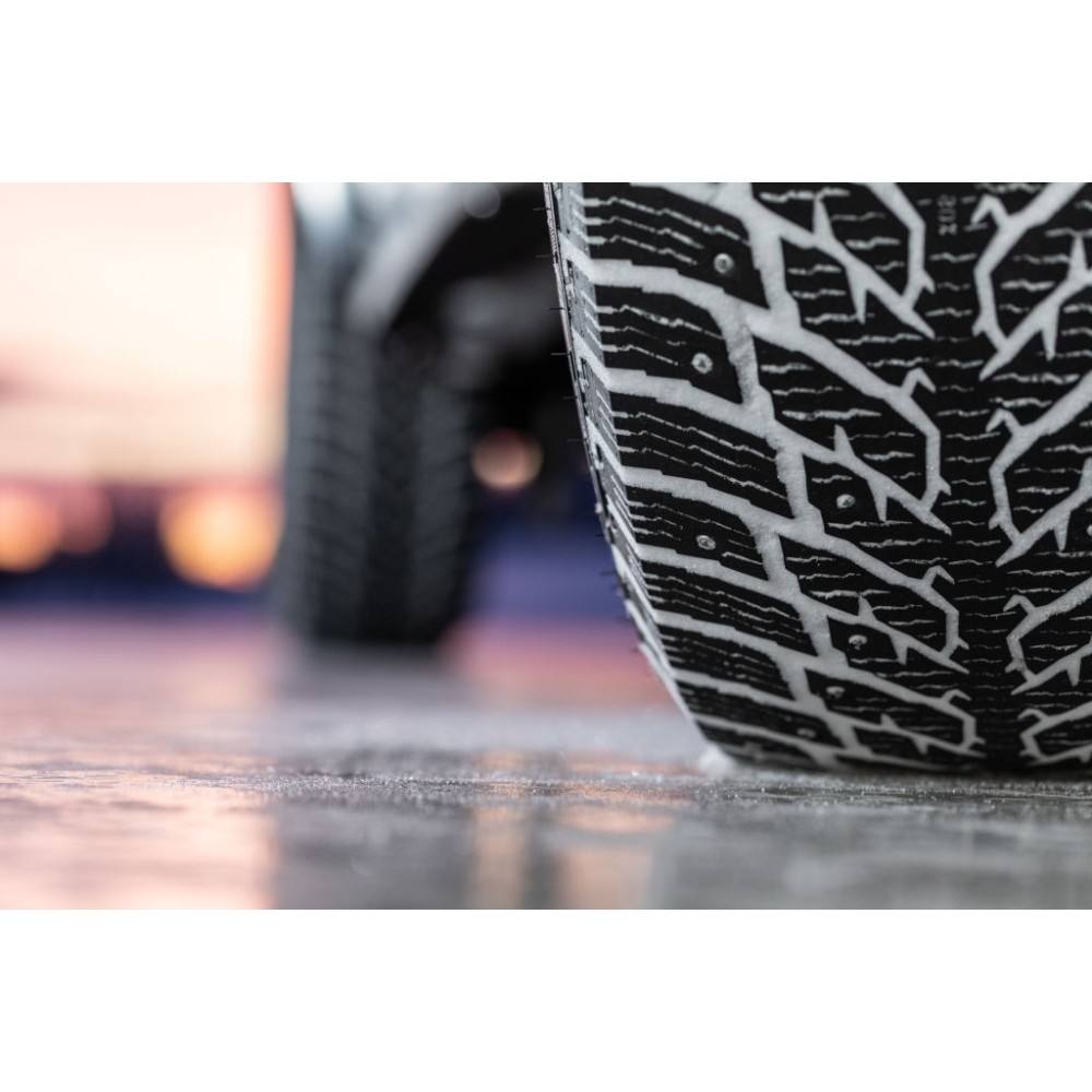 Nokian Hakkapeliitta LT3 225/75 R16 115/112Q (Шип)