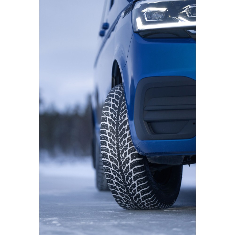 Nokian Hakkapeliitta C4 225/75 R16C 121/120R (Шип)